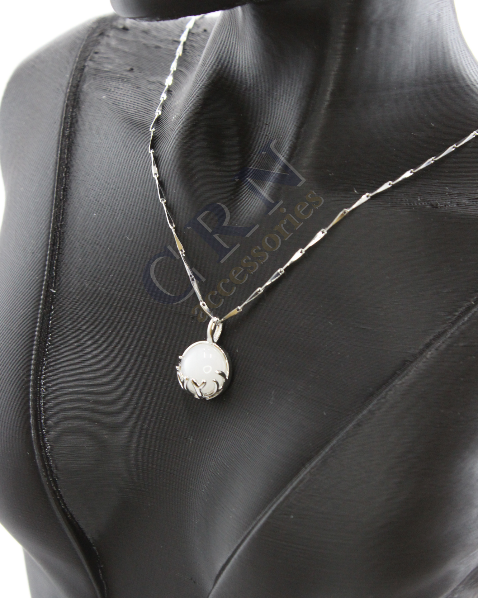 Geyik Boynuzu Detaylı Suni İnci Kolye