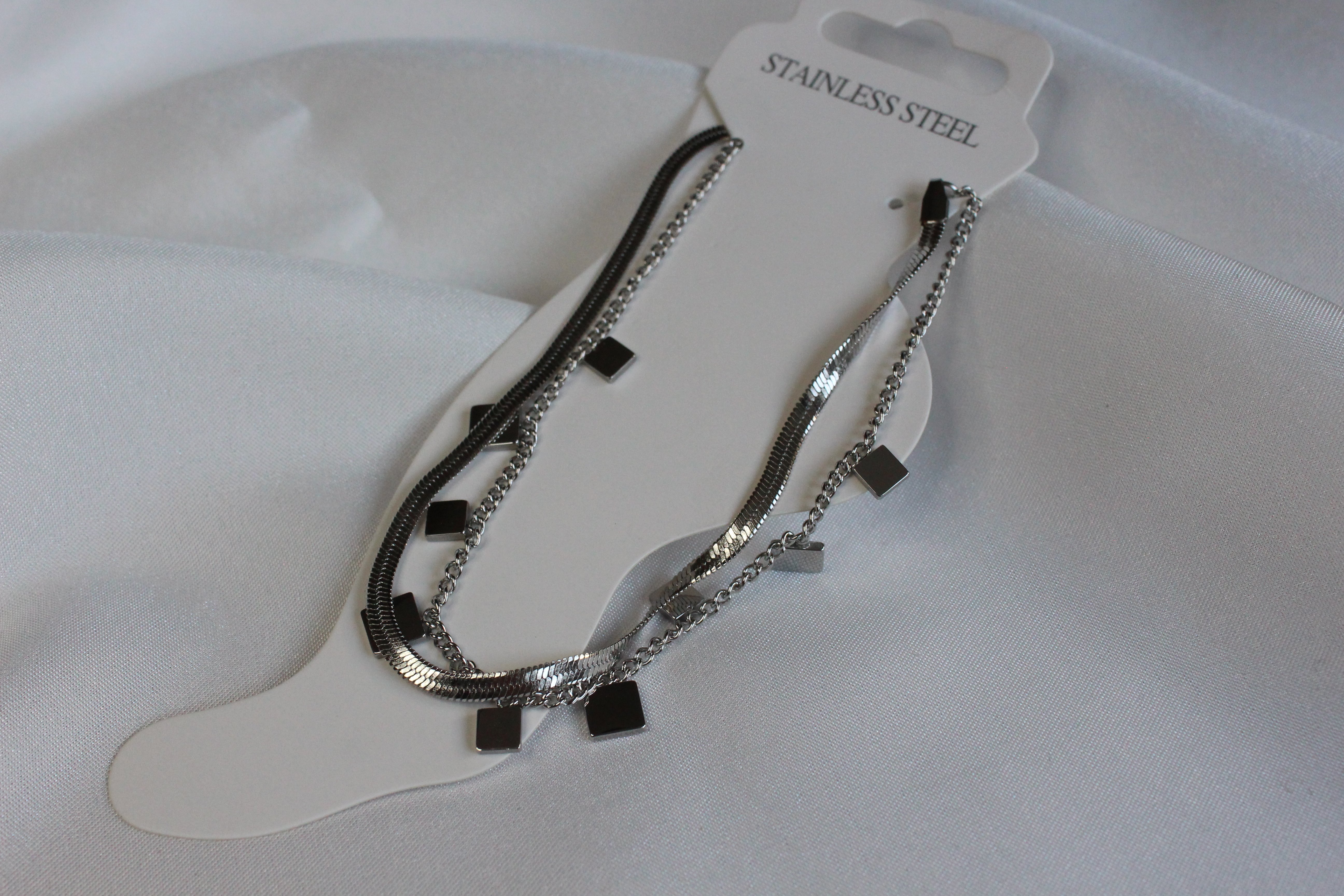 Urban Edge – Çelik Kare Detaylı Halhal