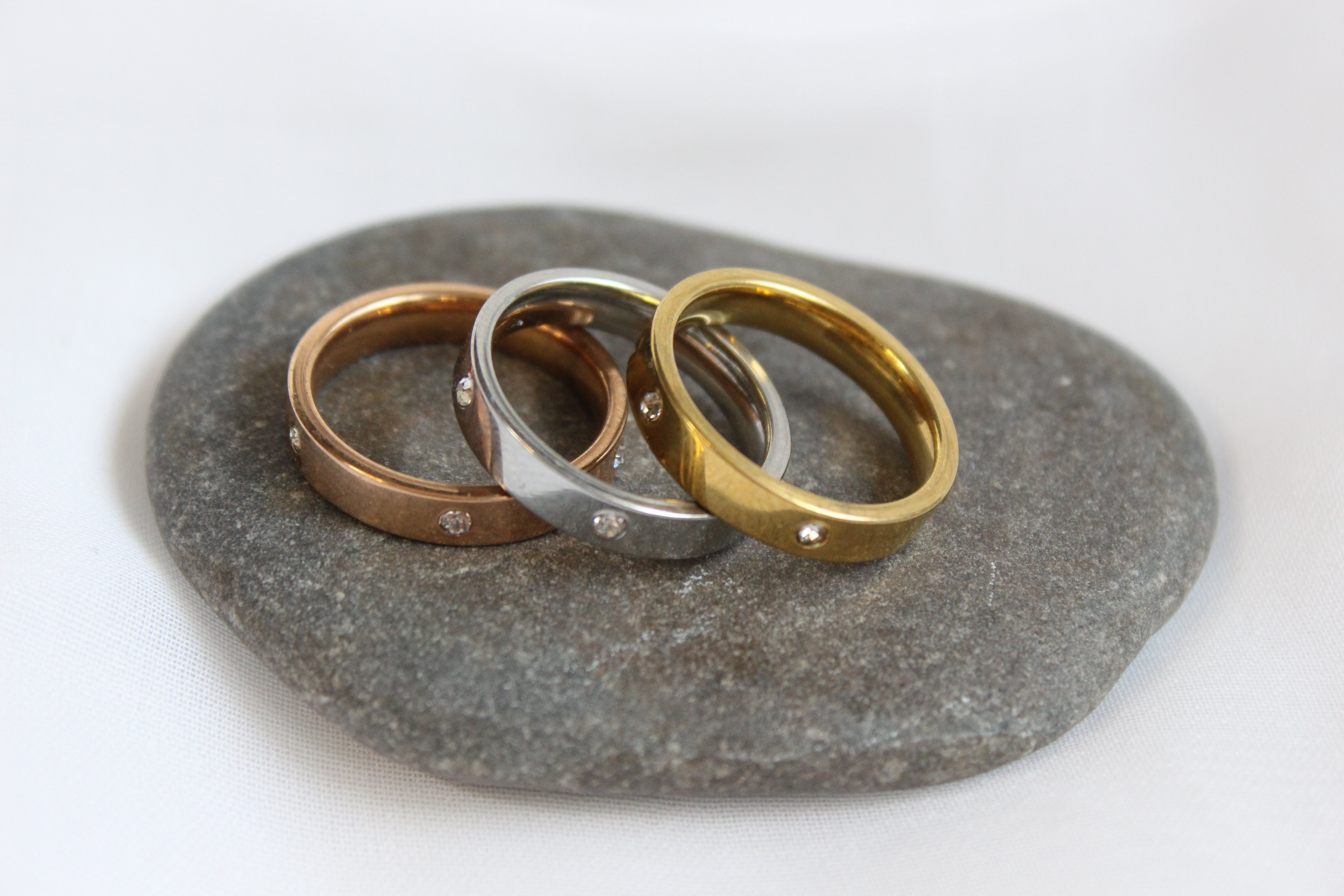 Trio Luxe – Üç Renk Yüzük Seti