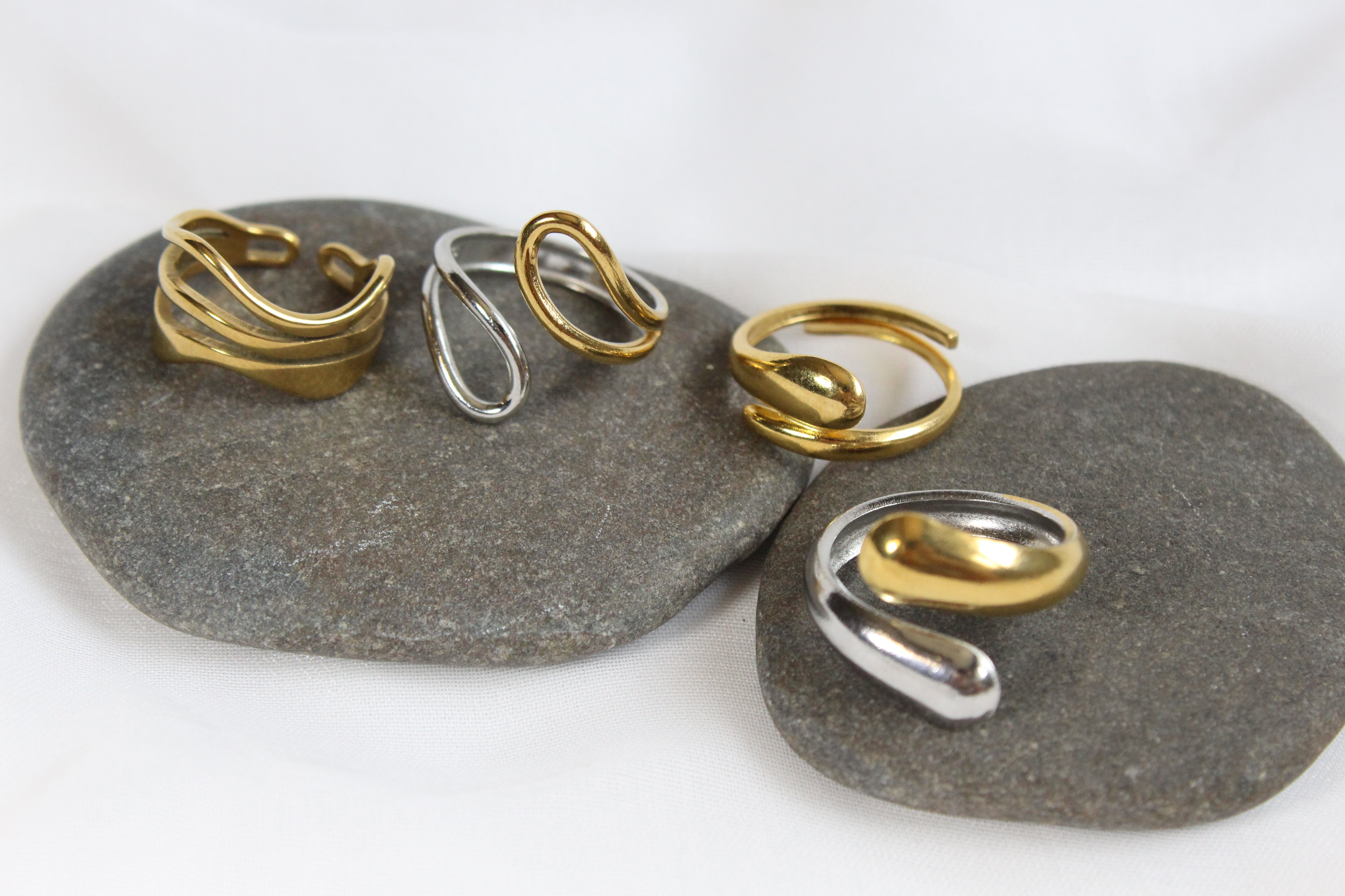 Fluid Form – Modern Minimal Yüzük Seti (4’lü Karışık)