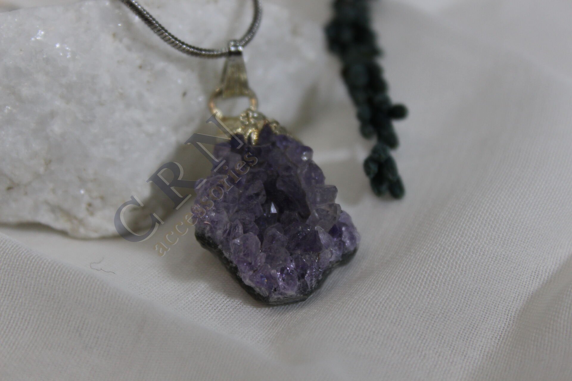 Mystic Amethyst – Ham Doğal Ametist Taşı Kolye