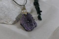 Mystic Amethyst – Ham Doğal Ametist Taşı Kolye