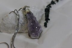 Mystic Amethyst – Ham Doğal Ametist Taşı Kolye