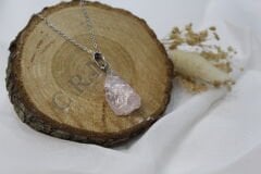 Untamed Heart - Ham Naturel Pembe Kuvars Kolye
