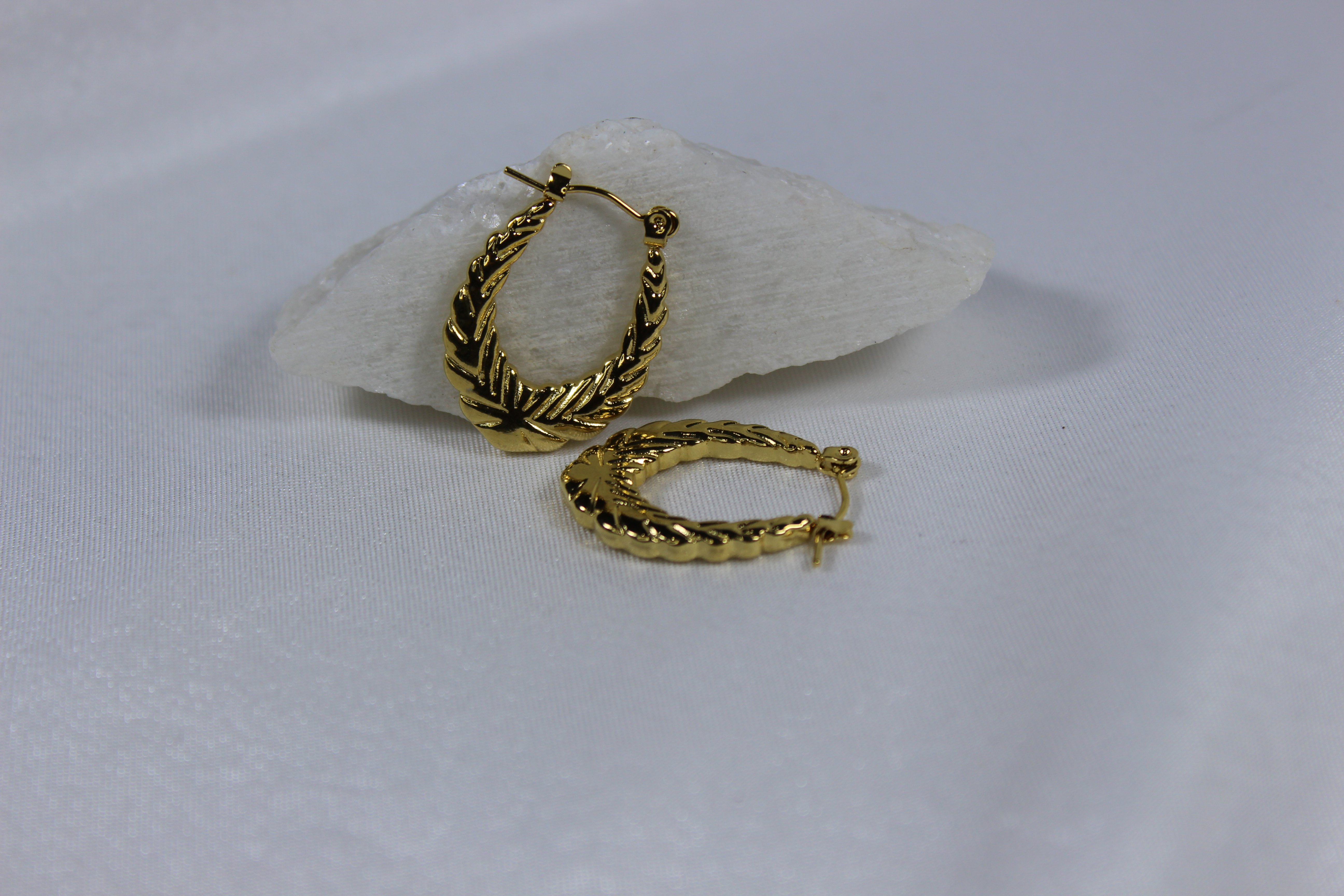 Arp Yaprak Küpe - Altın Kaplama Çelik