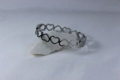 Heartline Silver – Kalp Formlu Paslanmaz Çelik Bileklik